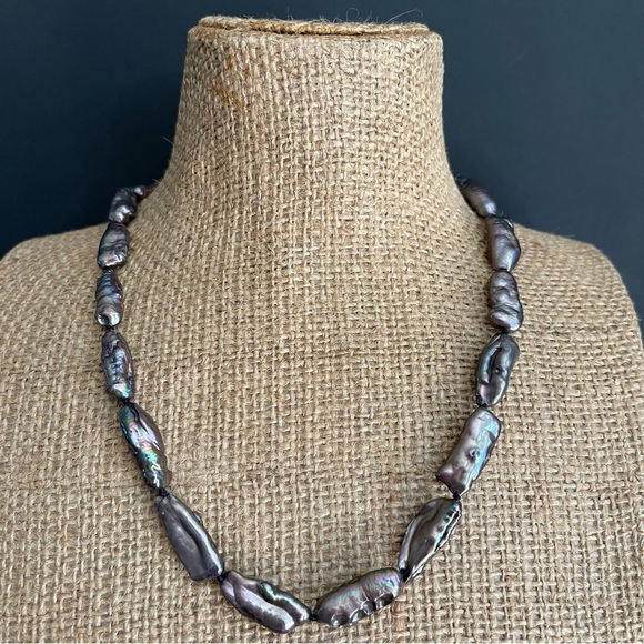 Genuine black peacock freshwater Pearl Necklace - Picture 1 of 9